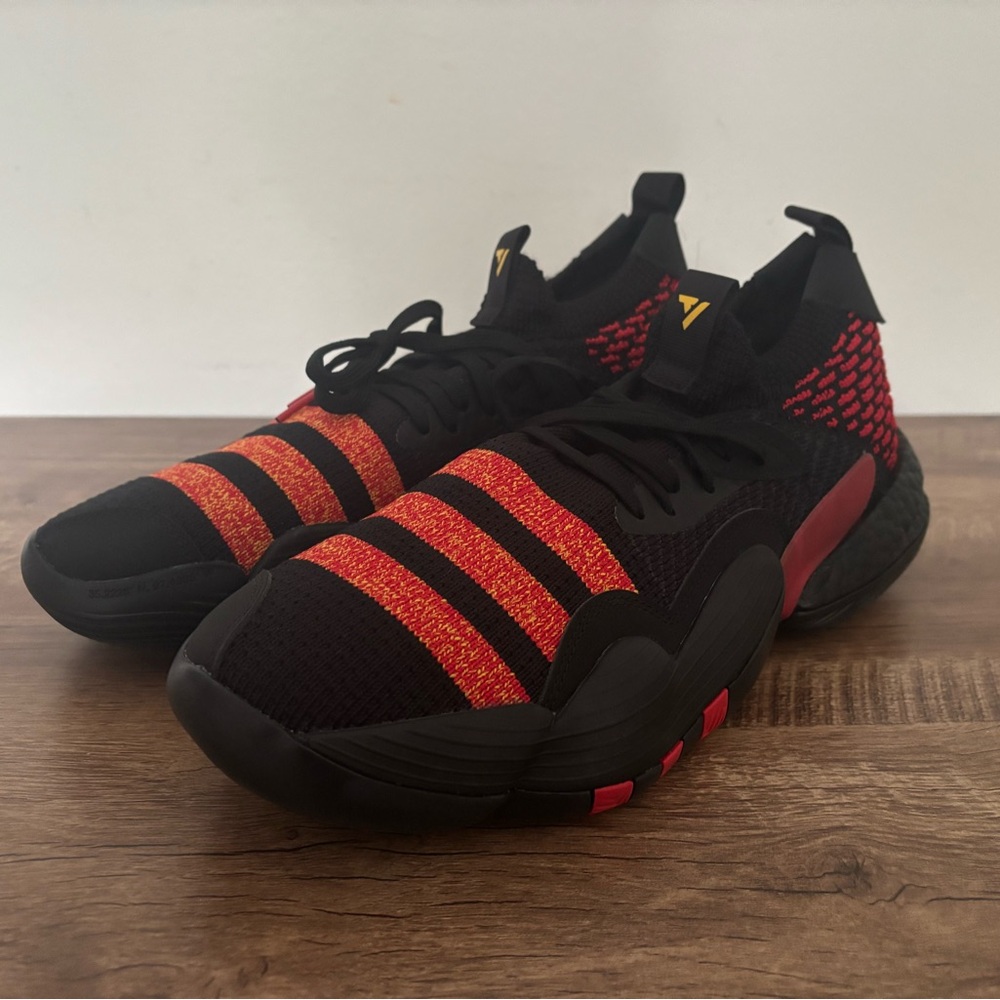 Trae Young 2 'Hawks' size 11.5